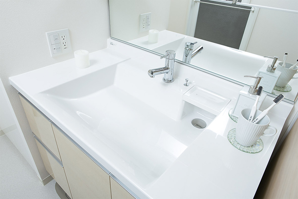 Bathing-wash room.  [LJ bowl counter] In irregularities little shape, Easy to clean. By the location of the drain outlet on the right back, You can use widely the entire bowl (same specifications)