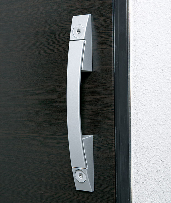Security.  [Crime prevention thumb turn and double lock] Keyhole are two places in the front door. Adopted a crime prevention thumb turn to each. A small hole in the door, Prevents the thumb once to incorrect lock by inserting a such as a metal rod (same specifications)