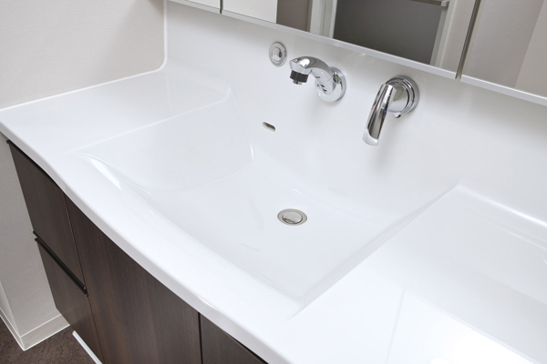 Bathing-wash room.  [Square bowl integrally formed type high back counter] Caring easy beautiful square bowl integrally formed type high back counter has been adopted because there is no seam (same specifications)