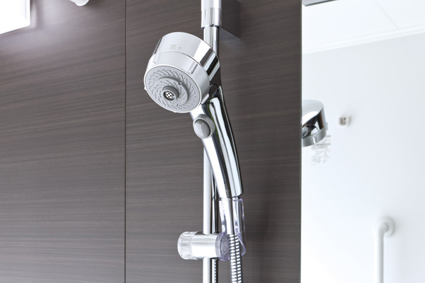 Bathing-wash room.  [Click shower] Adopt a shower head that combines beautiful design and functionality. Because it can stop or or out of the shower at hand, Useful and when you wash the bath cleaning and hair, It is also effective in saving water (same specifications)
