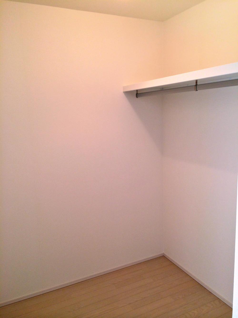 Receipt. Also excellent storage capacity because there is a walk-in closet