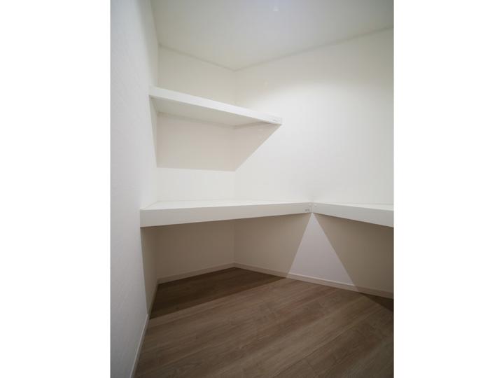 Receipt. Pantry in the kitchen aside. Utensils and preserved foods such as, but not usually use, Various things can be stored ☆ For close to both the first floor of each room, You can also easily out those frequently used in everyday! 