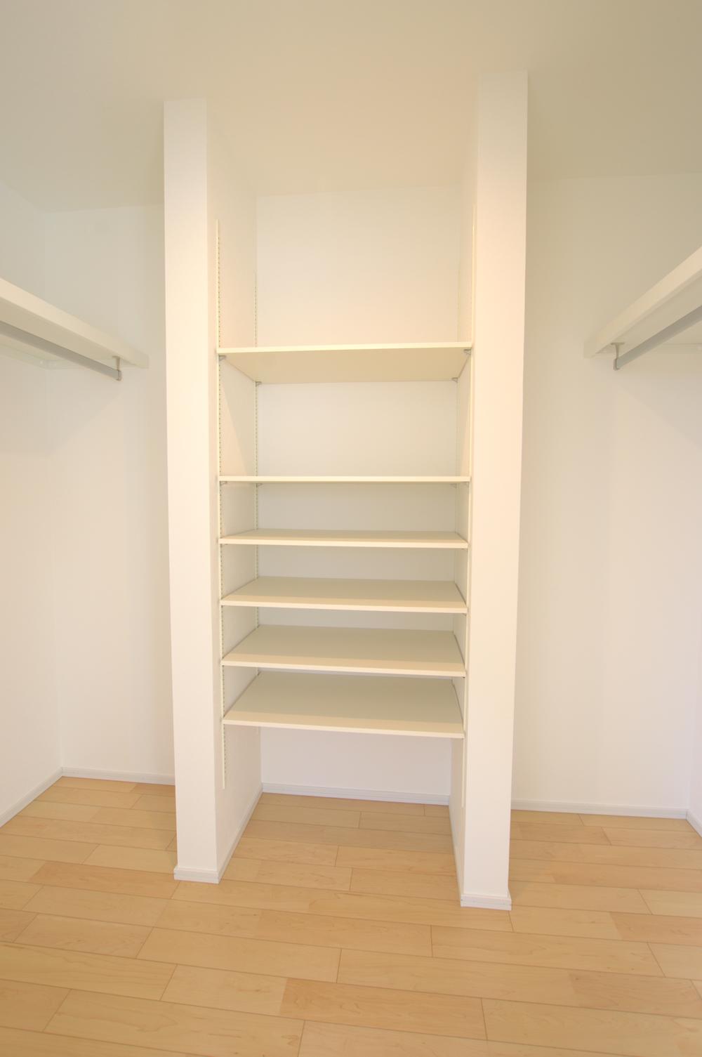 Receipt. 3 Pledge of walk-in closet