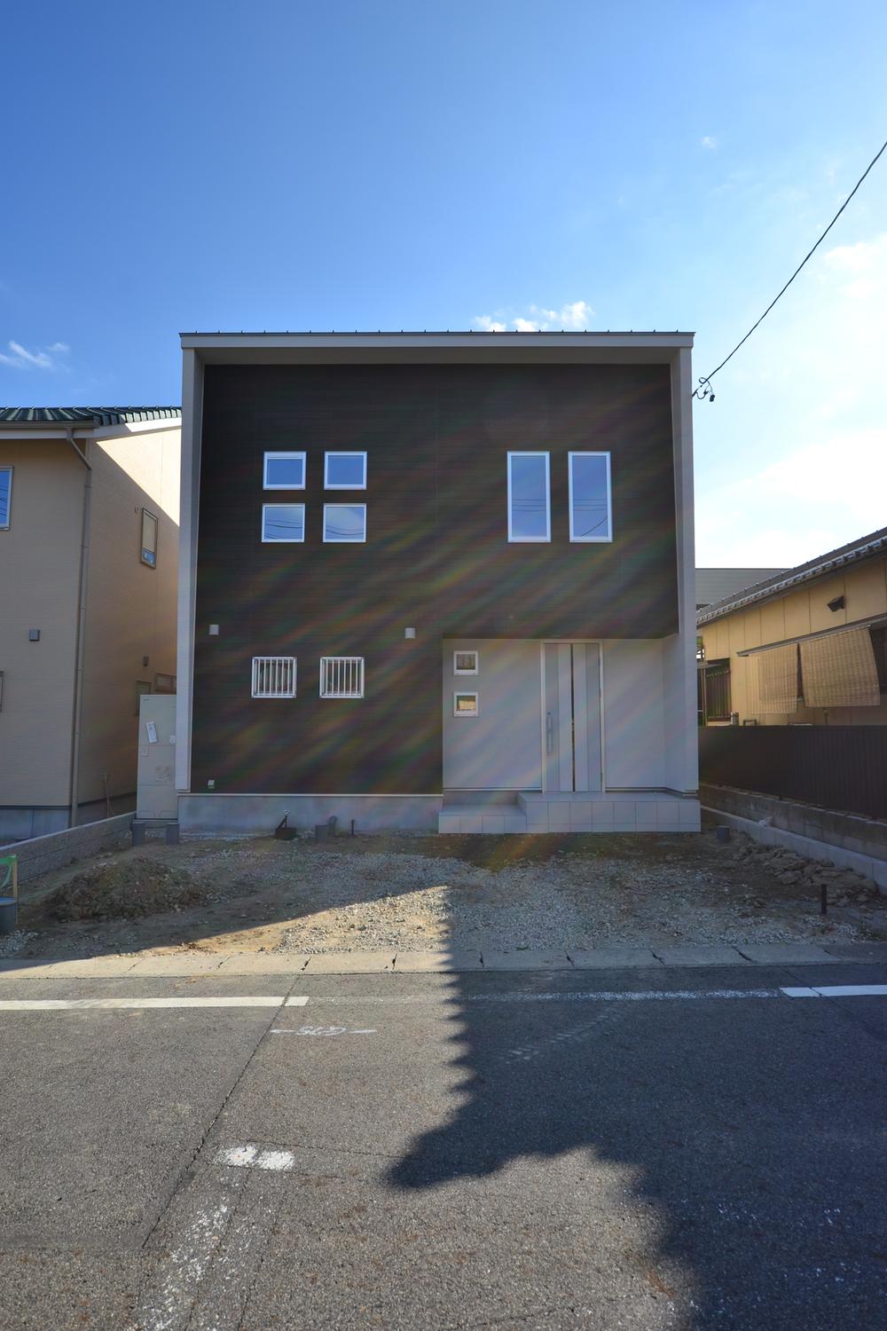 Same specifications photos (appearance). Simple modern exterior