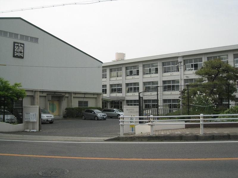 Primary school. 1837m until Toyoda City Koshimizu Elementary School