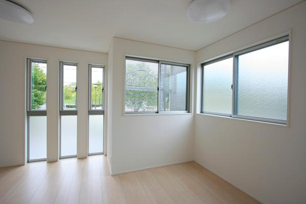 Non-living room. Green and overlooking the living room of the park (September 2013) Shooting