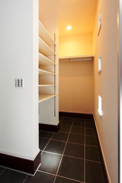 Receipt. Shoes cloak image