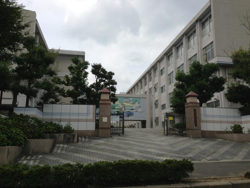 Junior high school. North Junior High School ・  ・  ・ About 1300m