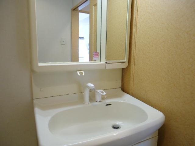 Wash basin, toilet. Wash basin ・ Please refer to the wash room.