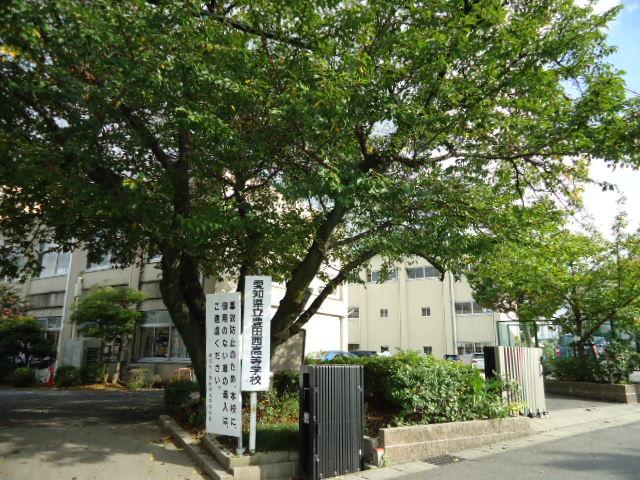 high school ・ College. 3-minute walk from the Aichi Prefectural Toyota West High School (190m)