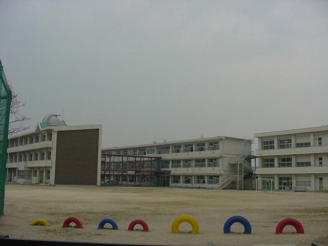 Primary school. Tsushima City Tatsugami Shimada to elementary school 2133m