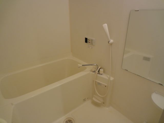 Bath. Spacious bathroom with Reheating function