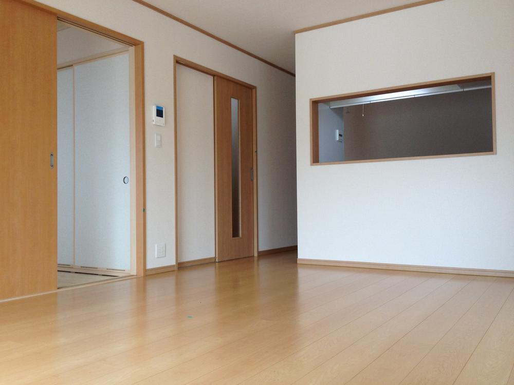 Same specifications photos (living). (1 Building) same specification