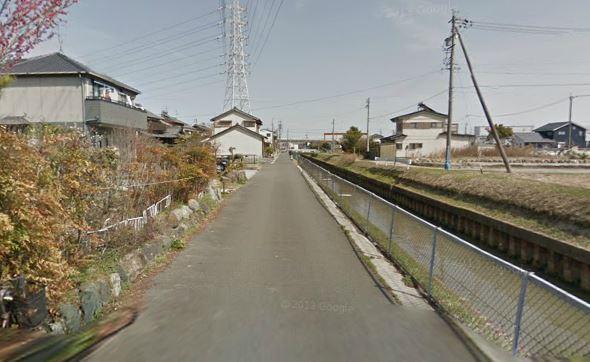 Streets around. Although idyllic streets, Near from Aotsuka Station, Super also located in close.