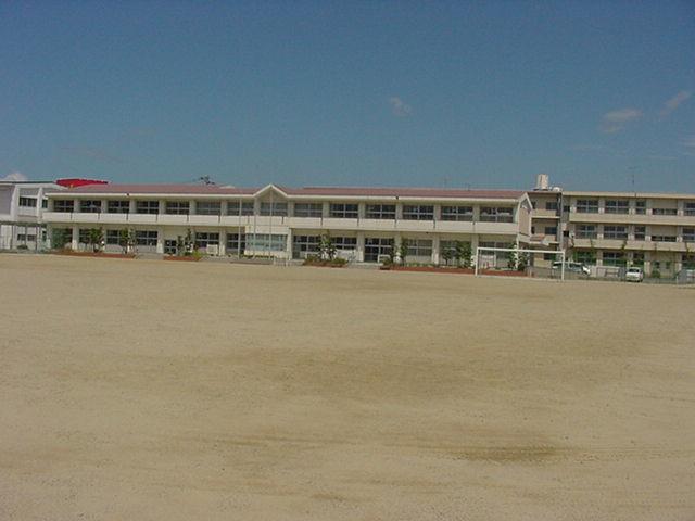 Junior high school. Tsushima Municipal Fujinami until junior high school 1199m