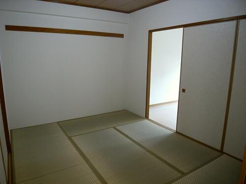 Non-living room. Japanese-style tatami mat Kawasumi