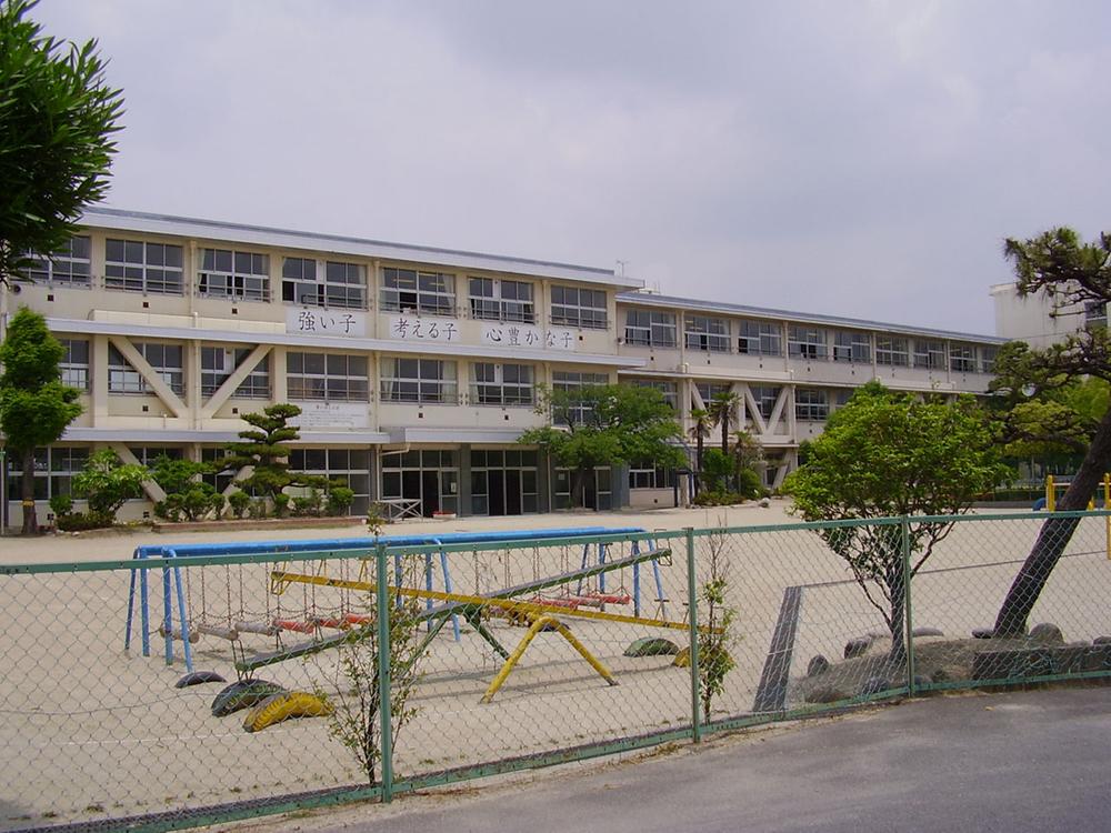 Primary school. Kamori until elementary school 898m
