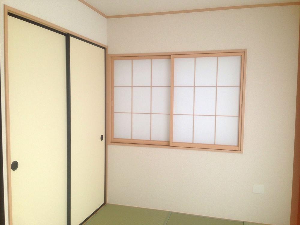 Non-living room. First floor Japanese-style room of LDK adjacent