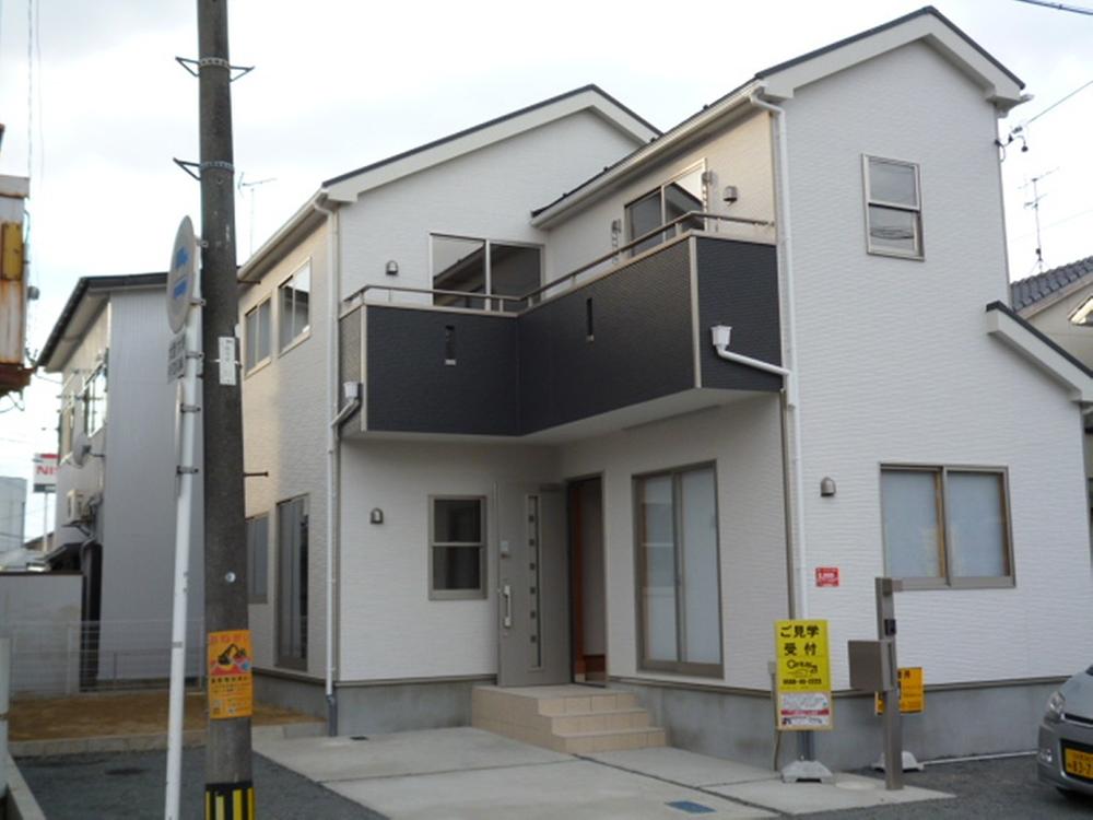 Local appearance photo