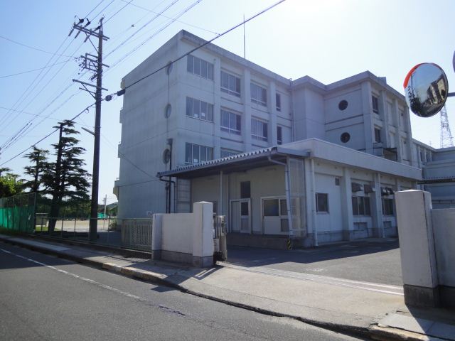Primary school. Nishi Elementary School until the (elementary school) 630m