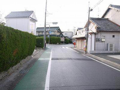 Local photos, including front road. East on public roads 7m