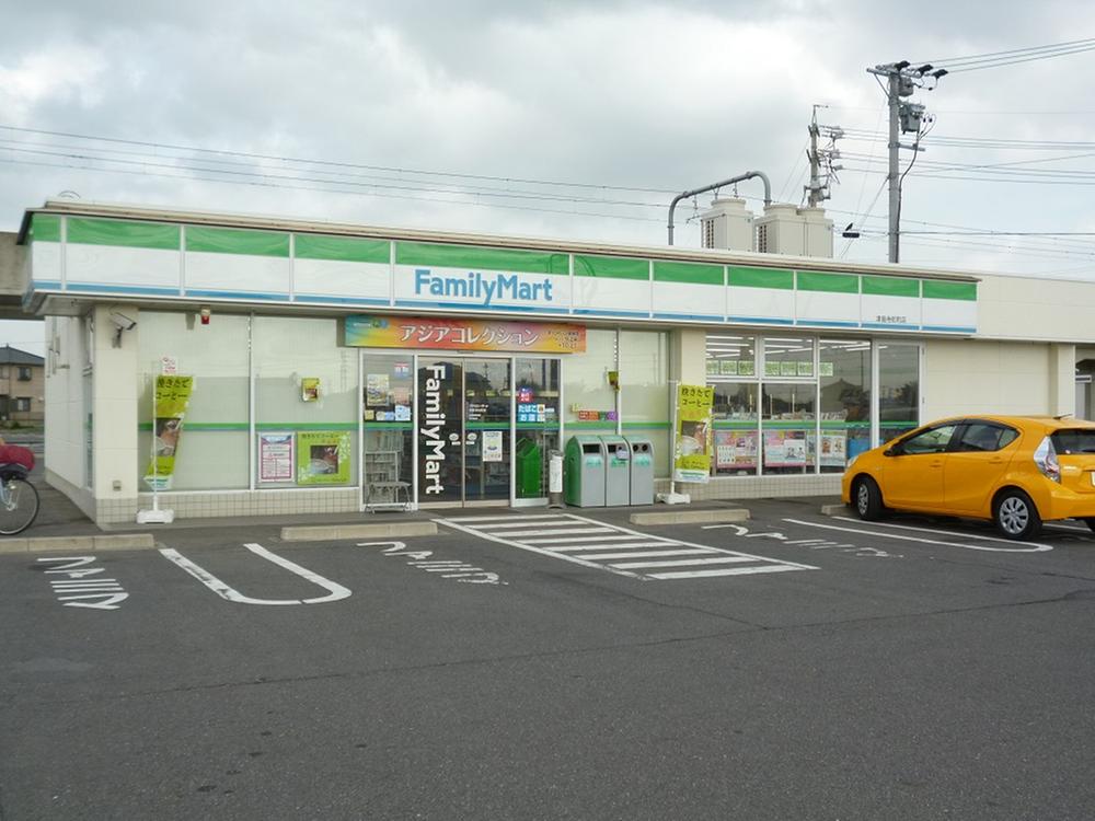 Convenience store. 913m to FamilyMart Tsushima Teramae the town shop