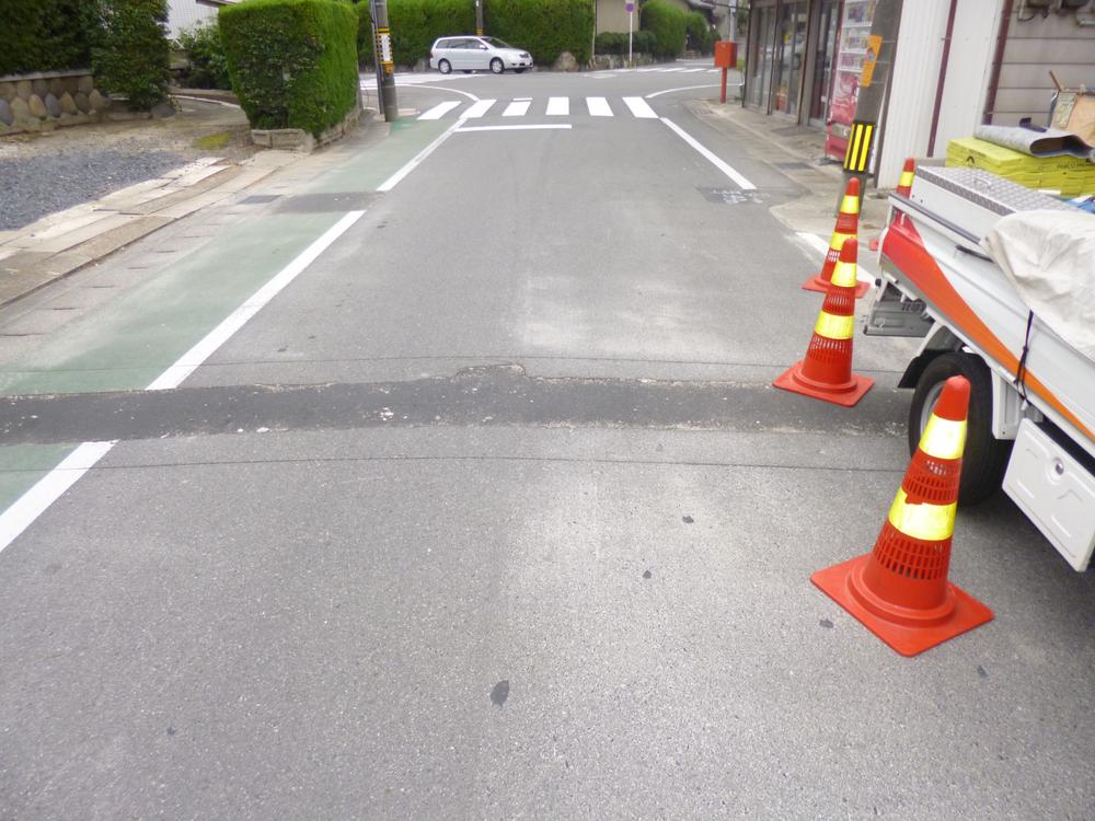 Local photos, including front road. (2013.10.21 shooting)