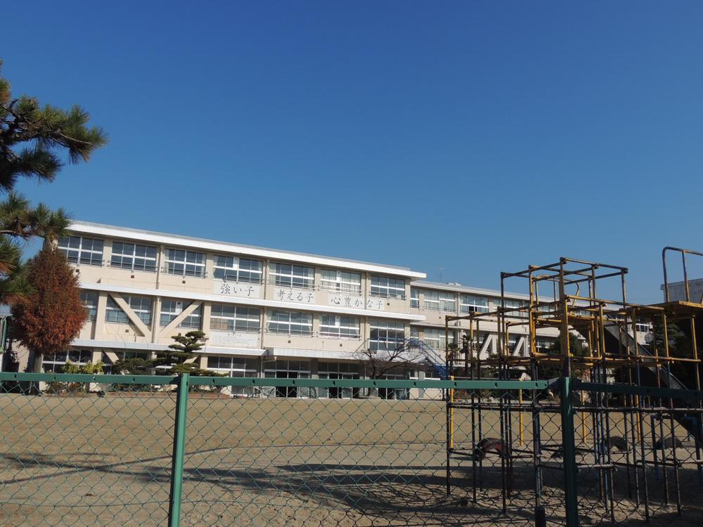 Primary school. Tsushima Municipal Kamori to elementary school 255m