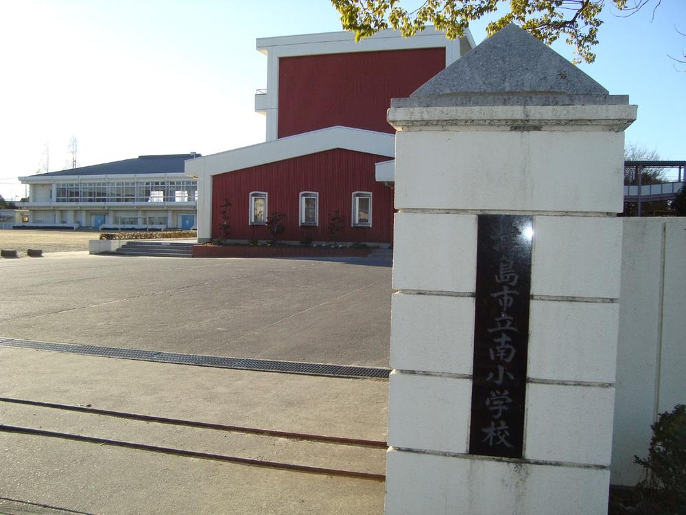 Primary school. To South Elementary School 376m