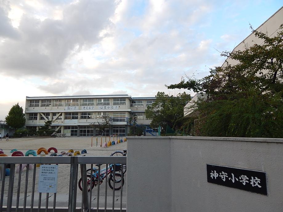 Junior high school. Kamori 1080m until junior high school