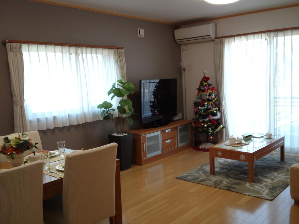 exhibition hall / Showroom. Living