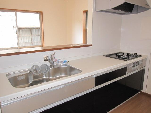 Kitchen. Indoor (12 May 2013) Shooting