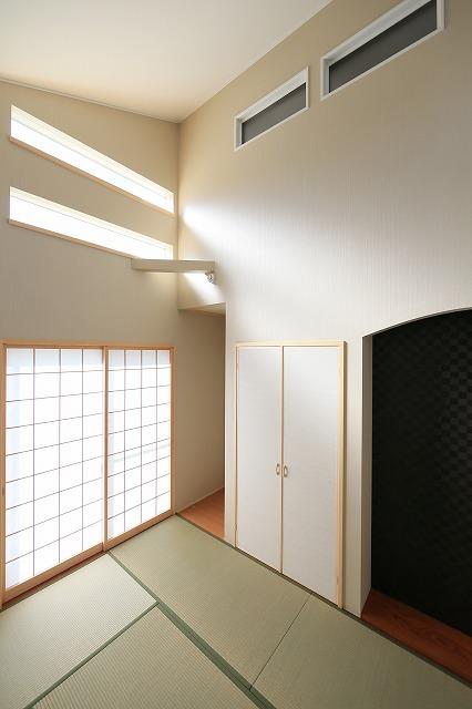 Non-living room. Building D: sunny! ! Ceiling is also a high feeling of opening 6.5 quires of Japanese-style room