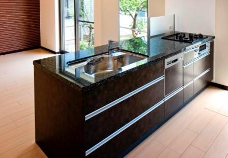 Kitchen. Building B: The original kitchen, which stuck to the function and equipment. Cleanliness of handmade warmth and granite not in the off-the-shelf kitchen adorned the living. 