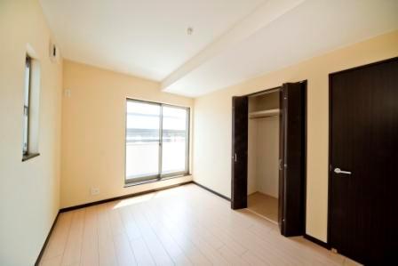 Non-living room. Building B