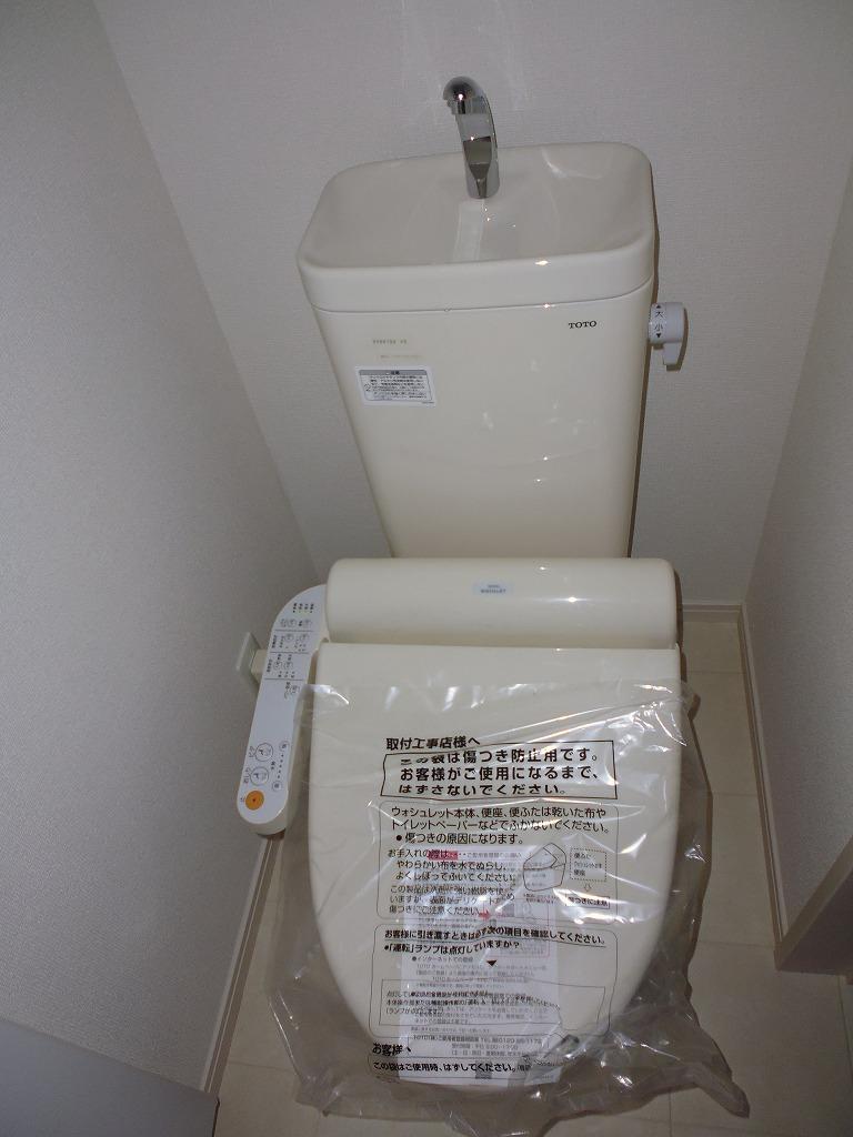 Toilet. 2013.12.9 shooting