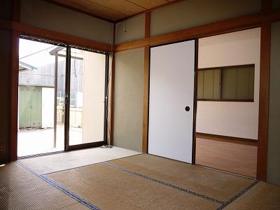 Non-living room. You go from the first floor Japanese-style room to the living room.