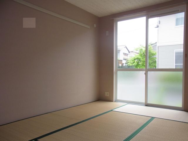 Living and room. I think you can slowly Japanese-style room. 