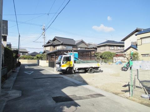 Local photos, including front road. Local (12 May 2013) Shooting