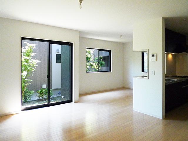 Living. Building C Living. (2013 06 May shooting) sophisticated LDK was based on white