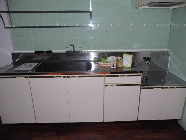 Kitchen. Comfortable cooking in a wide sink