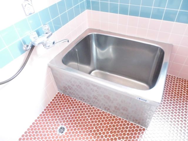 Bath. Retro bathroom