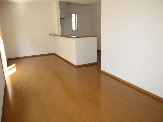 Same specifications photos (living). (5 Building) same specification