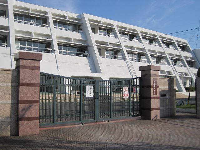 Junior high school. 5700m to municipal Yatomi north junior high school (junior high school)