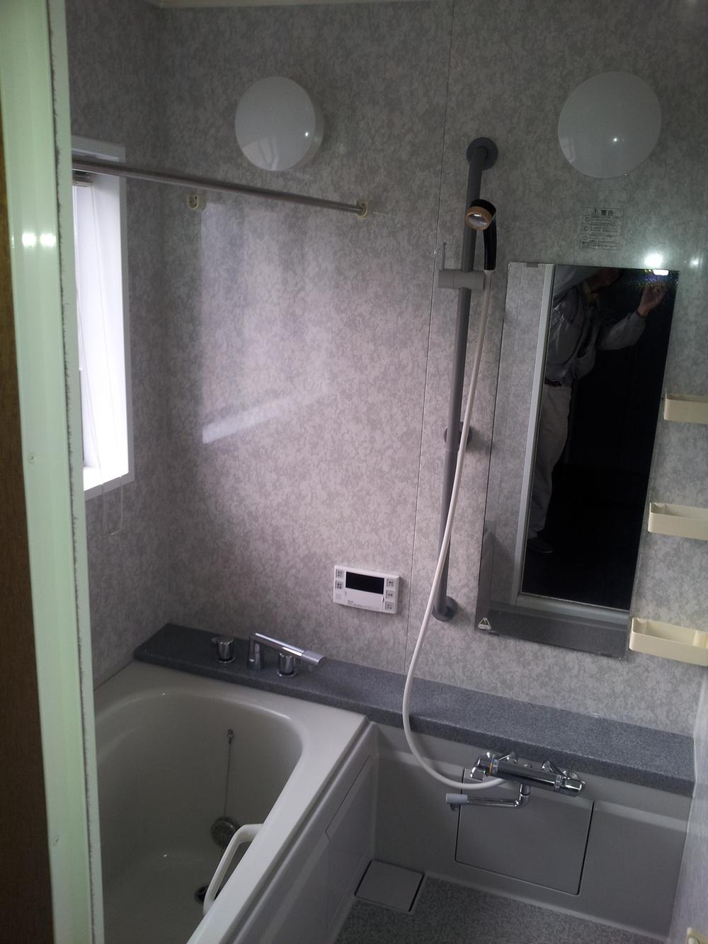 Bathroom. It is also a shiny unit bus of 1 pyeong type.