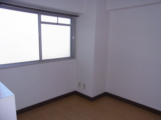Living and room. Is a Western-style room