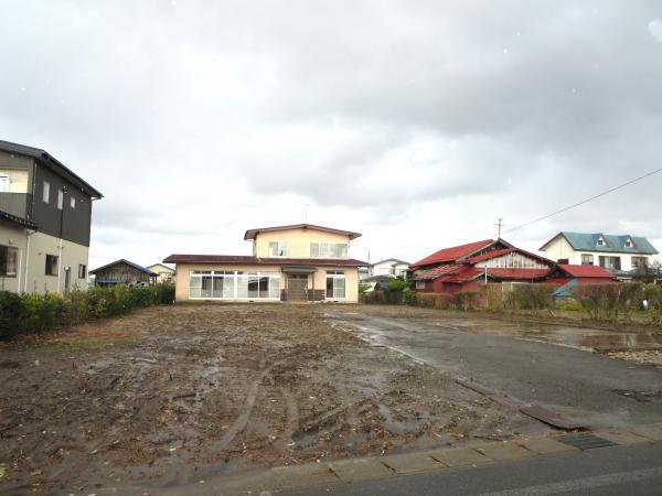 Local appearance photo. Building with a land size of property