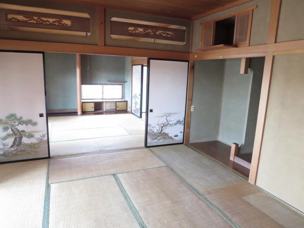 Non-living room. Japanese-style room of the two-between More