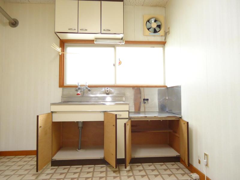 Kitchen. Even during the day bright window with kitchen ☆ 