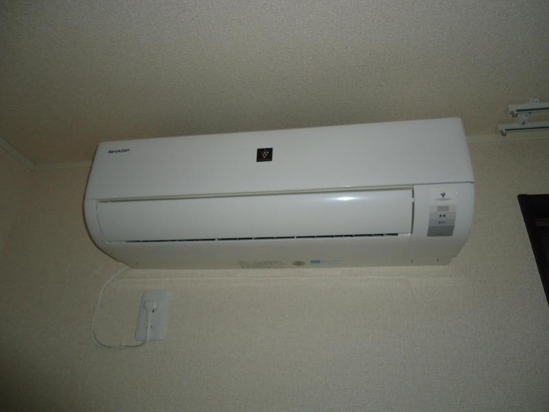 Other Equipment. Air-conditioned ※ The same type